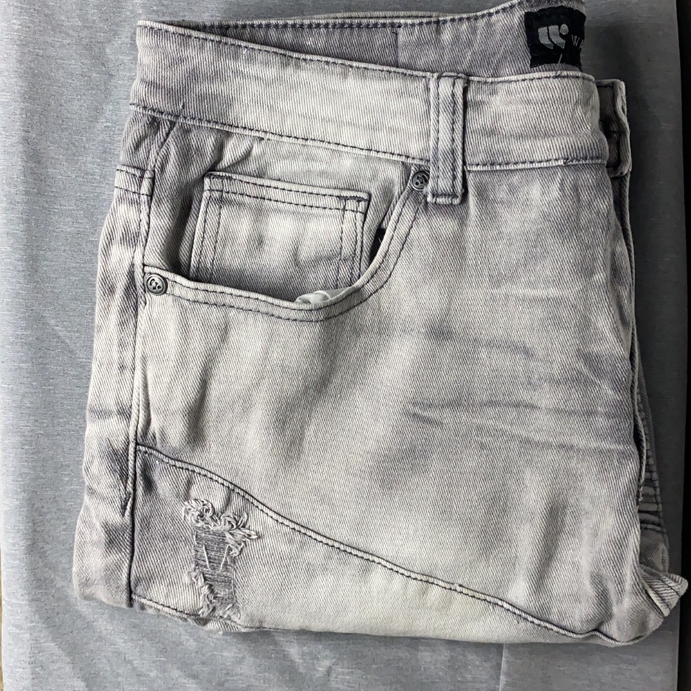 Stylish Grey Jeans - Picture 3 of 3